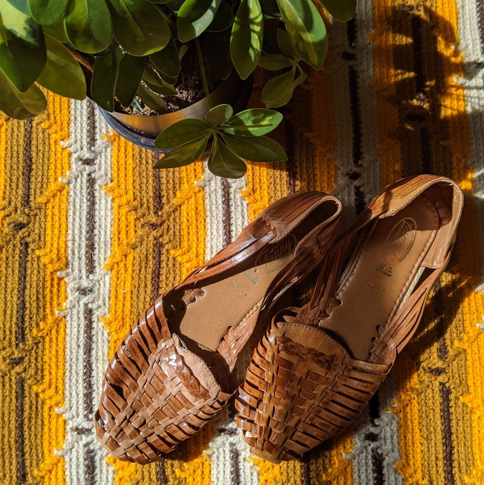 Vintage Huarache Sandals 🌞